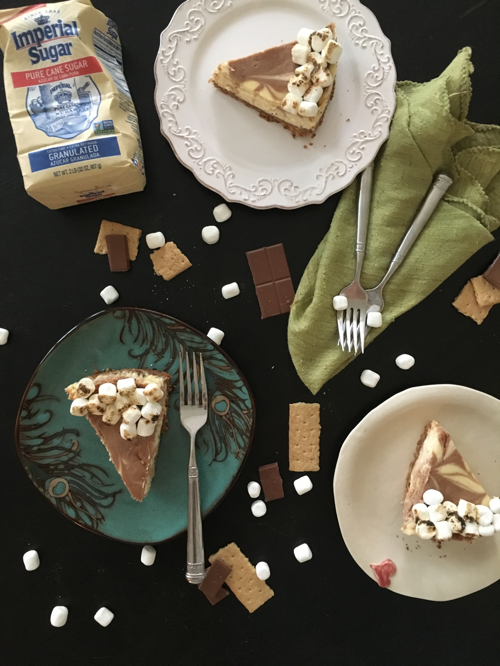 S'mores Cheesecake from chefsarahelizabeth.com